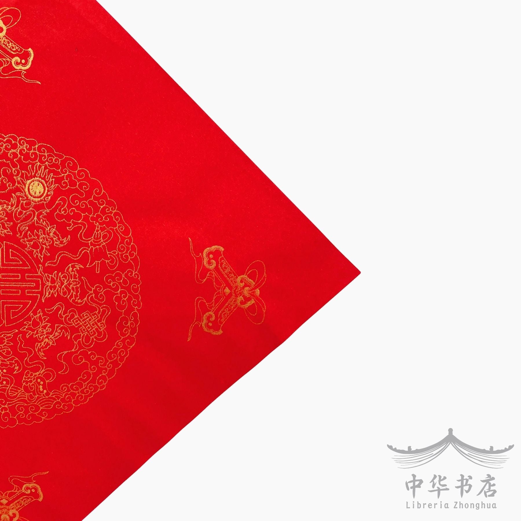 Papel rojo con motivos tradicionales